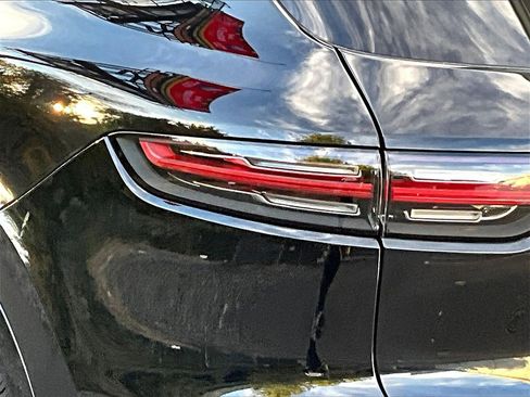 Certified 2023 Porsche Cayenne S Platinum image 31