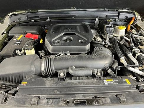 Used 2024 Jeep Wrangler Unlimited AWD/4WD image 45