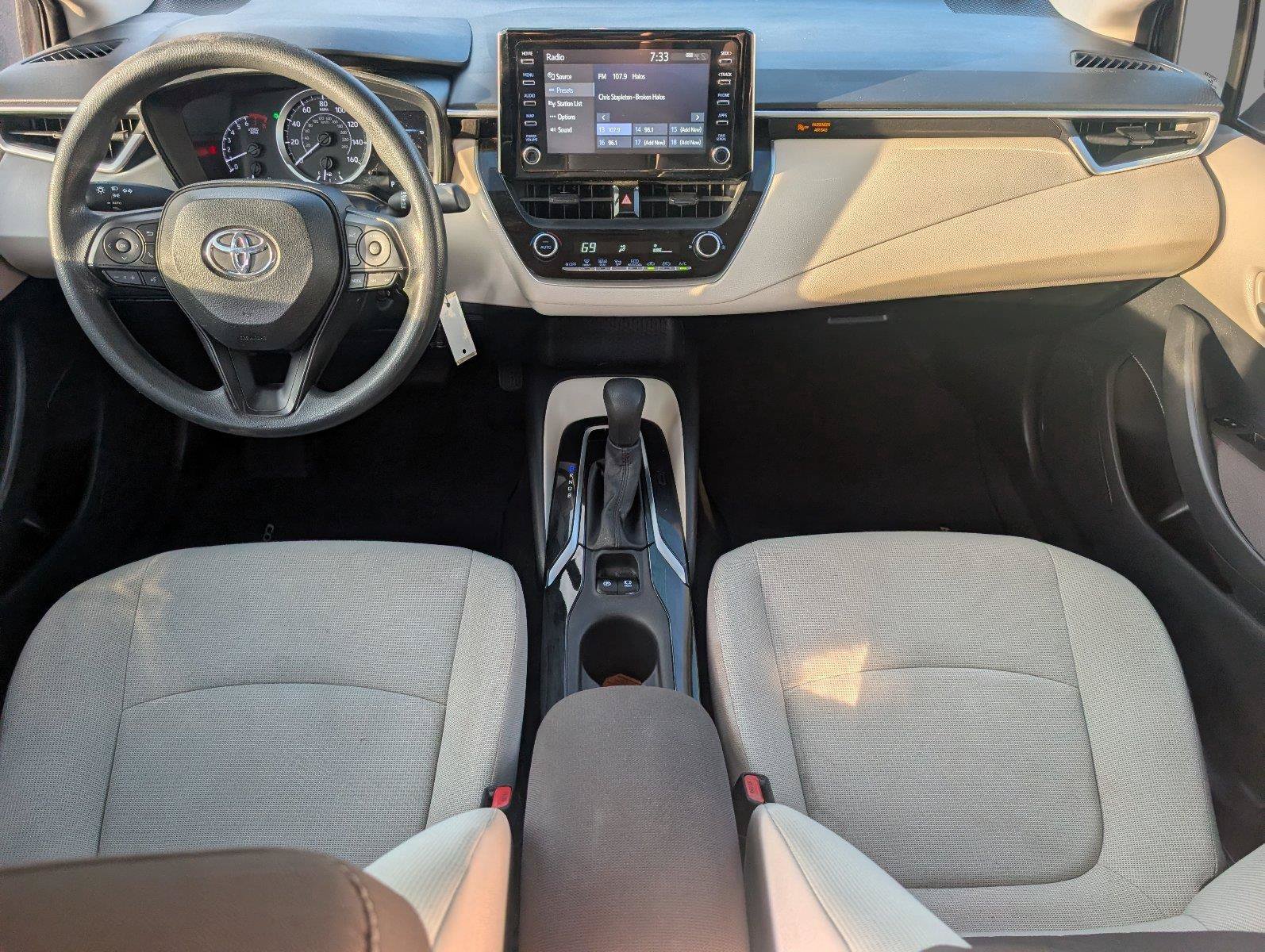 Used 2020 Toyota Corolla LE FWD image 31