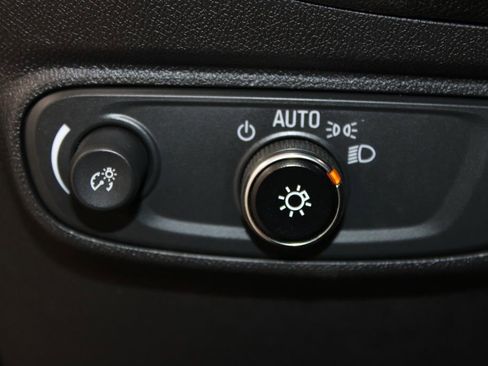 Used 2023 Chevrolet Equinox LT AWD/4WD image 46