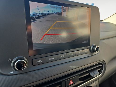Used 2023 Hyundai Kona SE w/ Cargo Package image 18