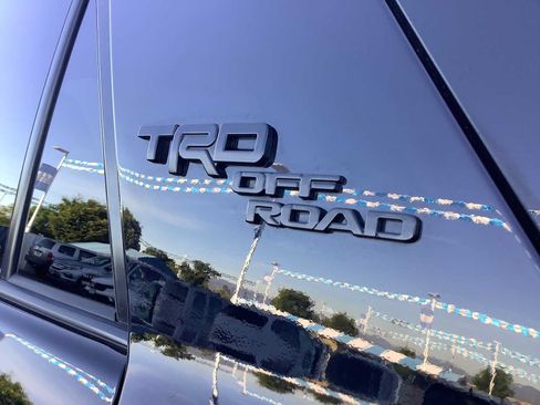 Used 2021 Toyota 4Runner TRD Off-Road Premium w/ Moonroof Package AWD/4WD image 6