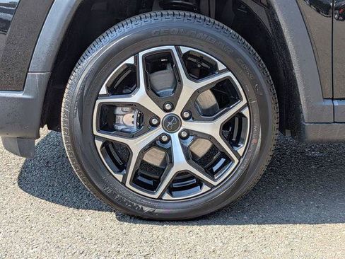 Certified 2025 Jeep Compass Limited AWD/4WD image 30