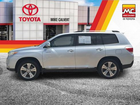 Used 2012 Toyota Highlander Limited FWD image 2