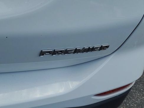 Certified 2022 Chevrolet Equinox Premier FWD image 11