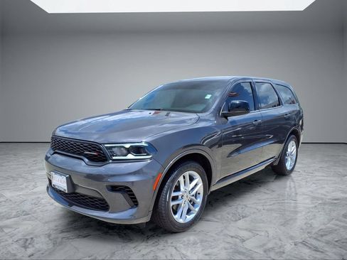 Used 2024 Dodge Durango GT RWD image 3