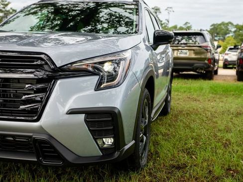New 2025 Subaru Ascent Onyx Edition image 3