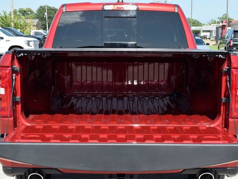 Used 2026 RAM 1500 Laramie AWD/4WD image 21