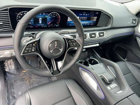 New 2026 Mercedes-Benz GLS 450 4MATIC image 3