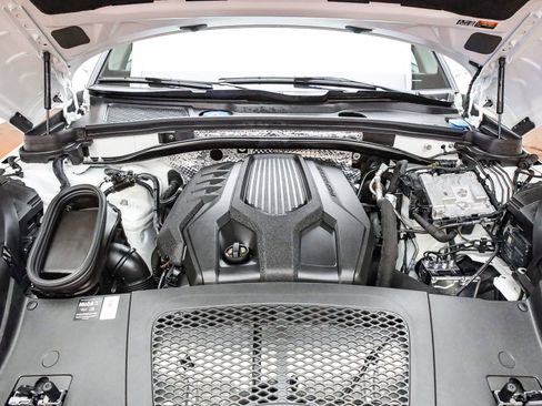 Certified 2025 Porsche Macan image 35