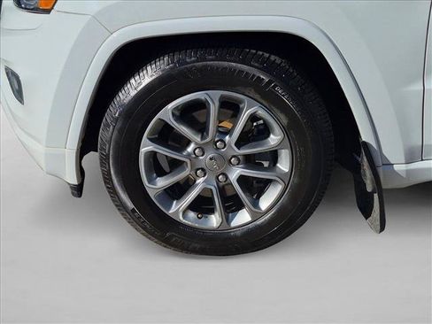Used 2014 Jeep Grand Cherokee Overland w/ Advanced Technology Group AWD/4WD image 10