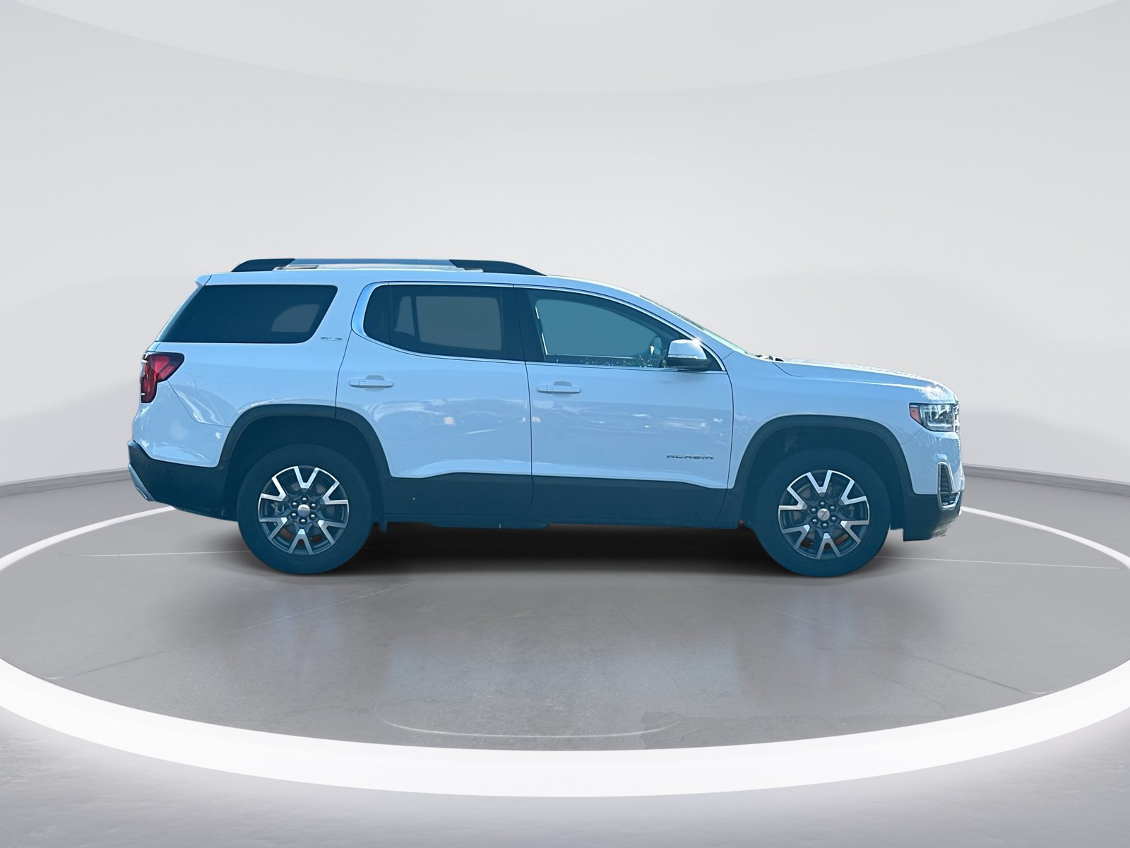 Used 2023 GMC Acadia SLE w/ Driver Convenience Package FWD image 10