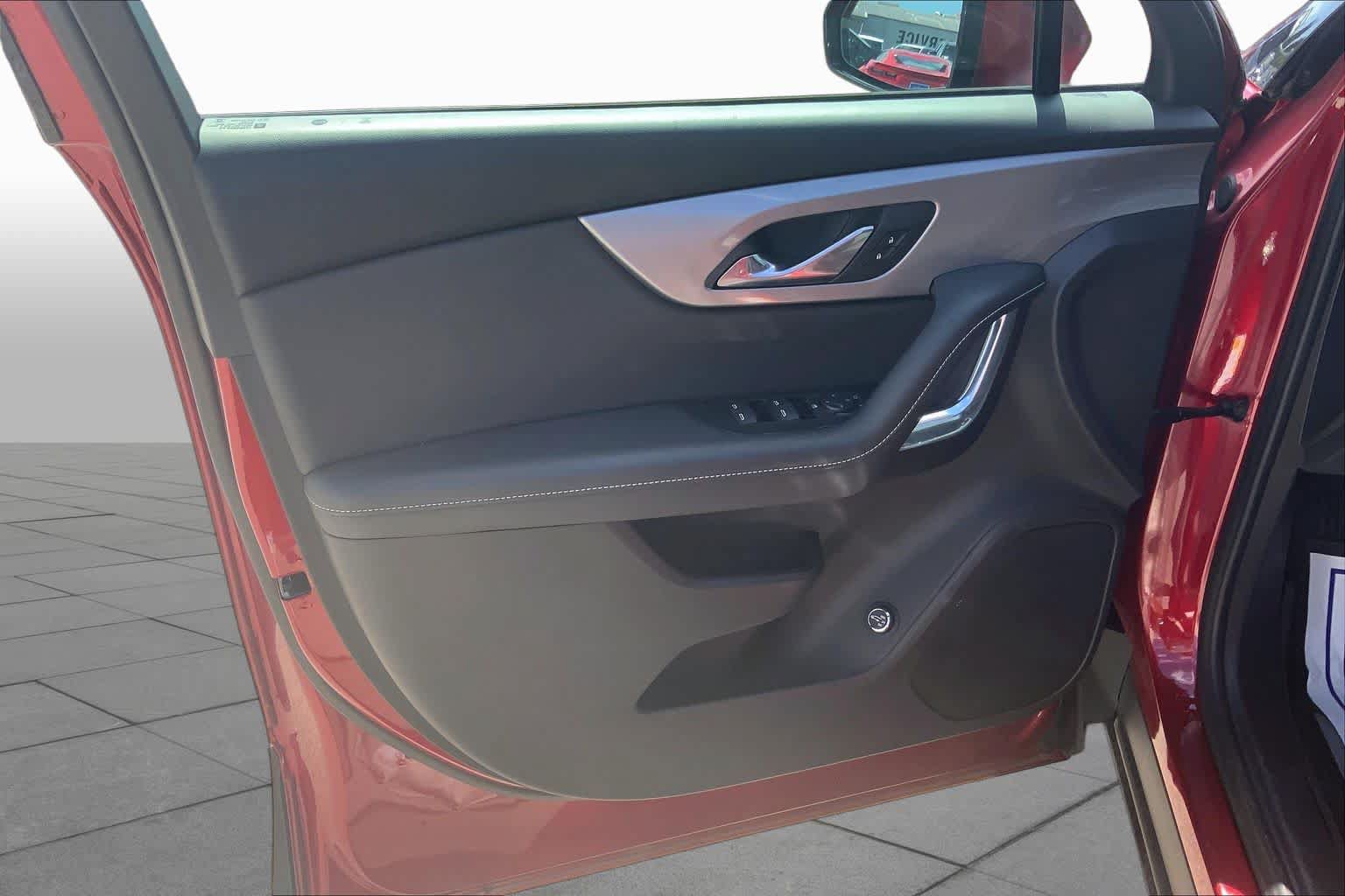 Used 2024 Chevrolet Blazer LT w/ Convenience Package FWD image 21
