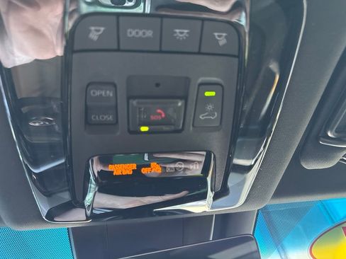 Certified 2024 Toyota Venza Limited AWD/4WD image 31