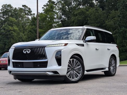 Used 2025 INFINITI QX80 Sensory AWD/4WD image 4