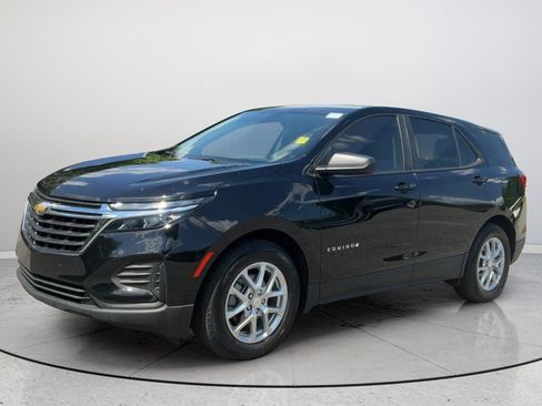 Used 2023 Chevrolet Equinox LS FWD image 5