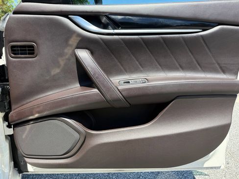 Used 2021 Maserati Ghibli S RWD image 45