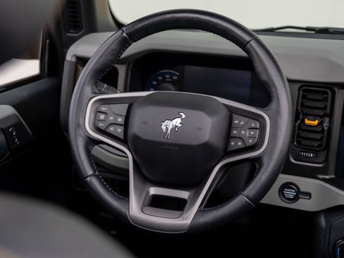 Used 2022 Ford Bronco Badlands w/ Sasquatch Package image 9