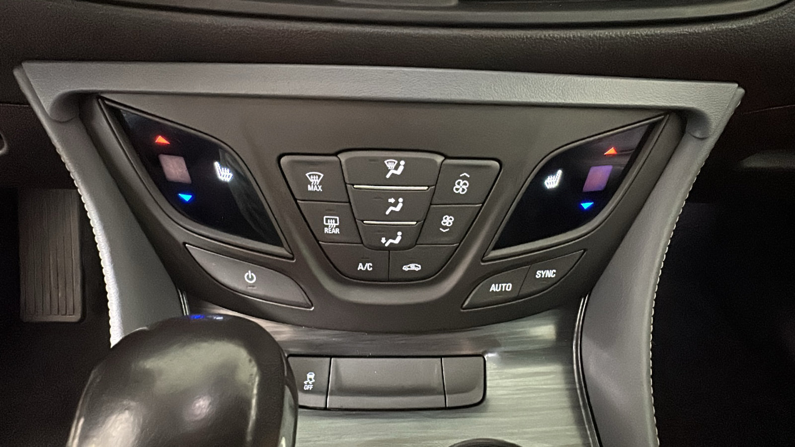 Used 2020 Buick Envision Premium AWD/4WD image 26