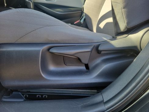 Used 2020 Toyota Corolla SE image 17