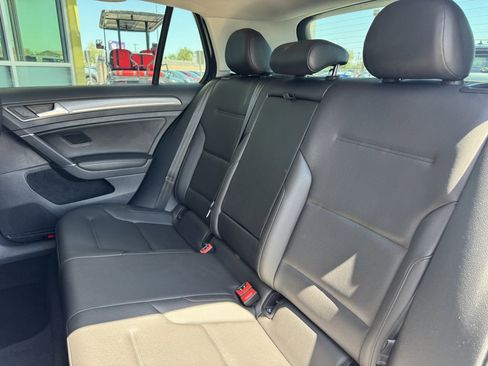 Used 2019 Volkswagen e-Golf SEL Premium image 36