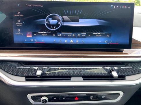 Certified 2024 BMW X6 xDrive40i w/ Premium Package image 33