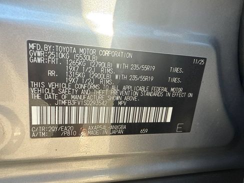 Used 2025 Toyota RAV4 XSE w/ Premium Package AWD/4WD image 36
