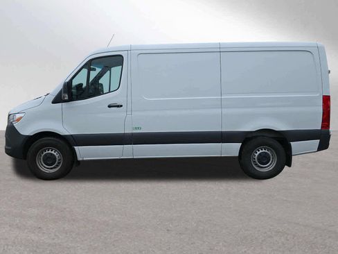 Used 2025 Mercedes-Benz Sprinter 2500 image 6
