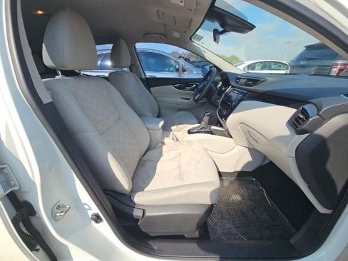 Used 2019 Nissan Rogue Sport SV image 4