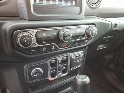 Used 2022 Jeep Gladiator Sport image 21