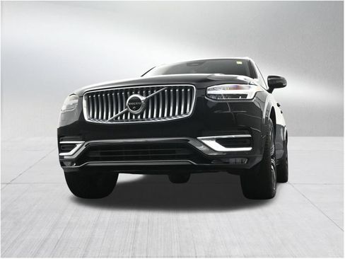 Used 2024 Volvo XC90 B6 Plus AWD/4WD image 32