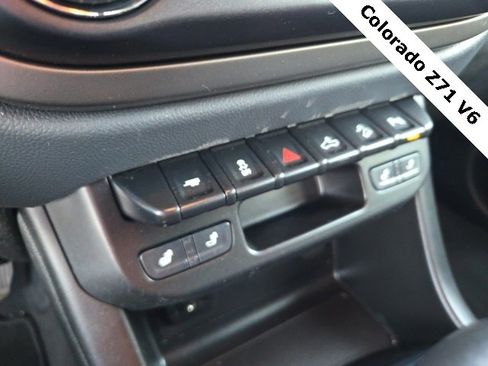 Used 2022 Chevrolet Colorado Z71 image 25
