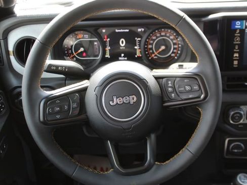 Used 2024 Jeep Wrangler Unlimited Sport AWD/4WD image 11