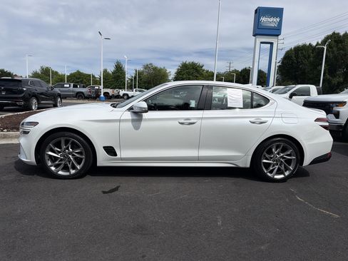 Used 2022 Genesis G70 2.0T AWD/4WD image 7