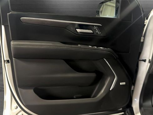 New 2025 Chevrolet Tahoe Premier AWD/4WD image 22