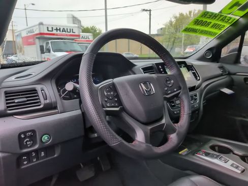 Used 2025 Honda Passport TrailSport image 31