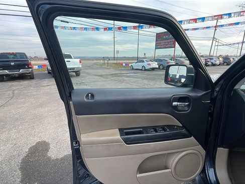 Used 2014 Jeep Patriot Sport w/ Power Value Group image 17