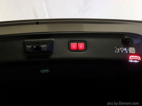 Used 2024 Mercedes-Benz S 580 4MATIC Sedan image 32