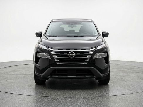 Used 2025 Nissan Rogue SV image 2