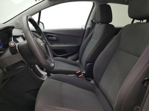 Used 2020 Chevrolet Trax LS w/ Fleet Convenience Package AWD/4WD image 17