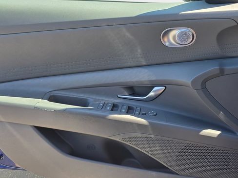 Used 2022 Hyundai Elantra SEL FWD image 28