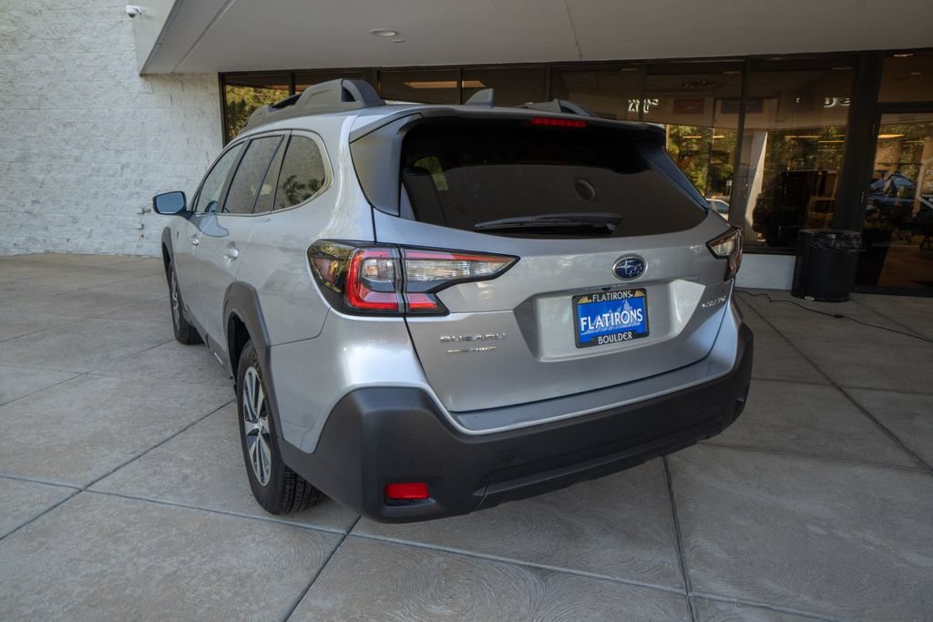 Certified 2025 Subaru Outback Premium AWD/4WD image 5