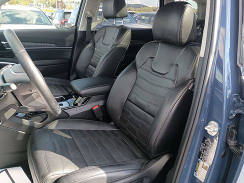 Used 2024 Kia Telluride SX Prestige w/ Towing Package image 17