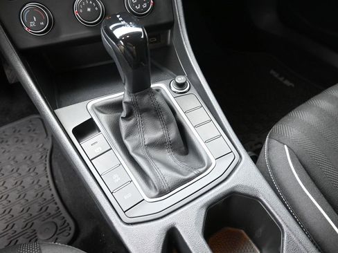 Used 2022 Volkswagen Jetta Sport image 28