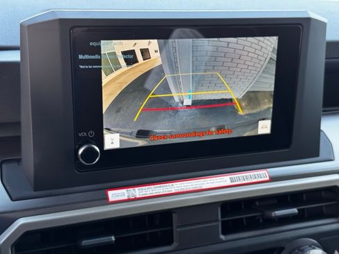 Used 2025 Toyota Tacoma SR5 AWD/4WD image 26