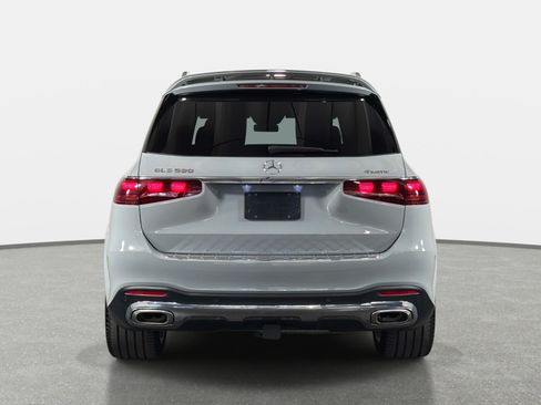 Used 2025 Mercedes-Benz GLS 580 4MATIC image 8