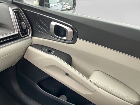 Used 2025 Kia Sorento S w/ Panoramic Sunroof Package FWD image 21