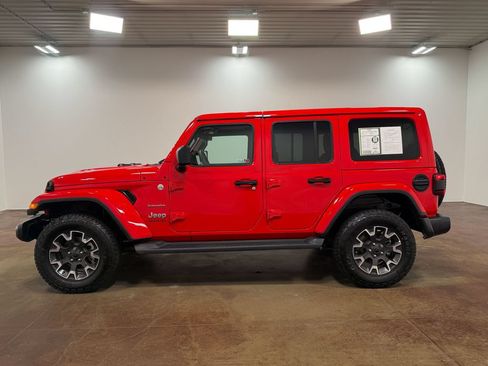 Used 2024 Jeep Wrangler Unlimited Sahara w/ Safety Group AWD/4WD image 26
