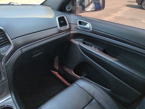 Used 2018 Jeep Grand Cherokee Limited AWD/4WD image 17