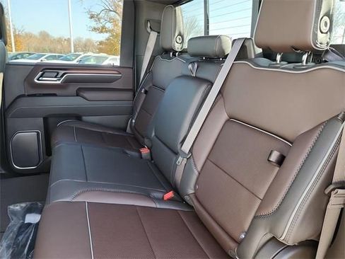 New 2026 GMC Sierra 2500 Denali w/ Denali Reserve Package image 2